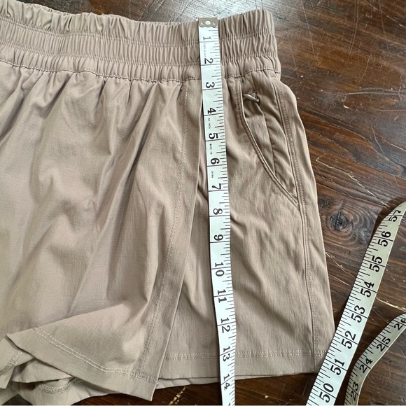 YOGALICIOUS High Wasted Skort size M Taupe Color excellent condition - Picture 6 of 7